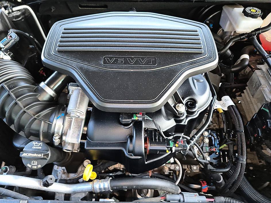 Used 2025 Black Chevrolet RS image 36