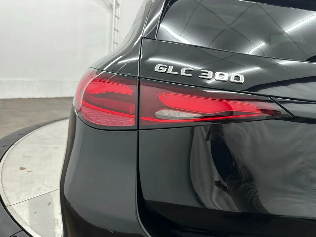 New 2026 Black Mercedes-Benz GLC 300 image 11