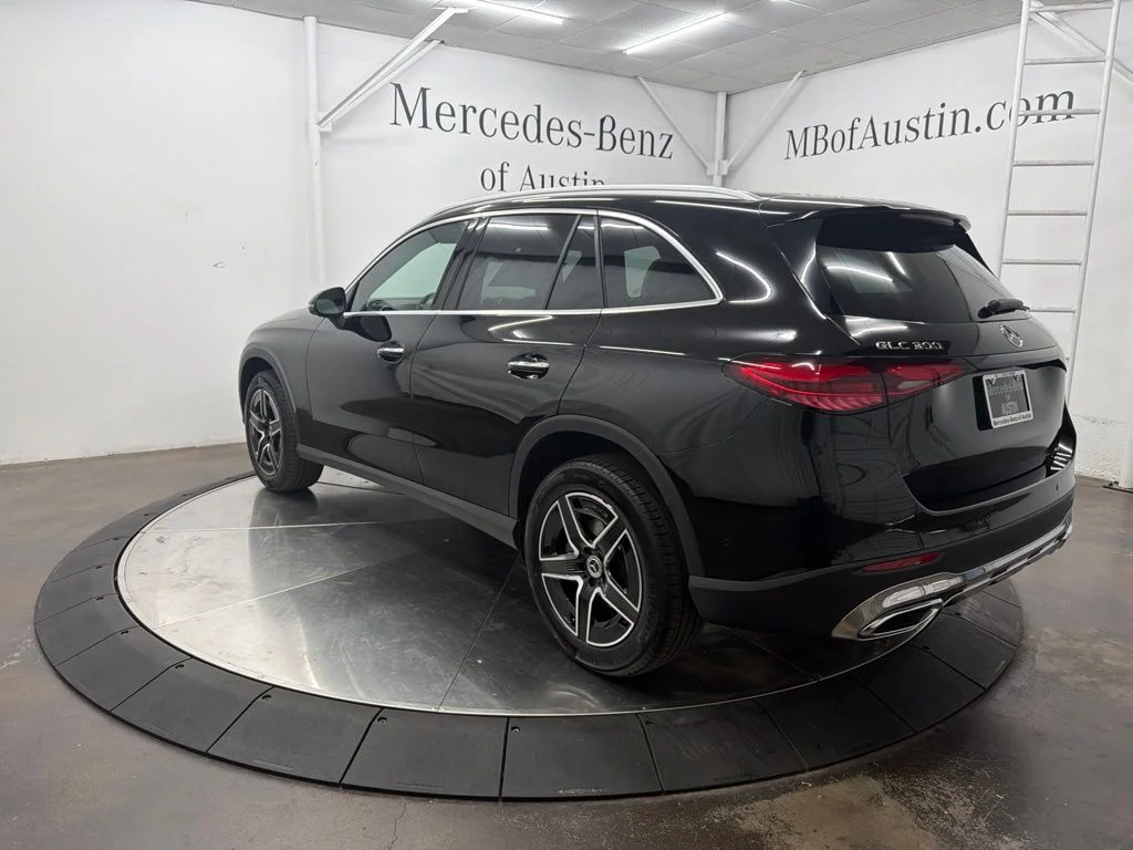 New 2027 Black Mercedes-Benz GLC 300 image 5