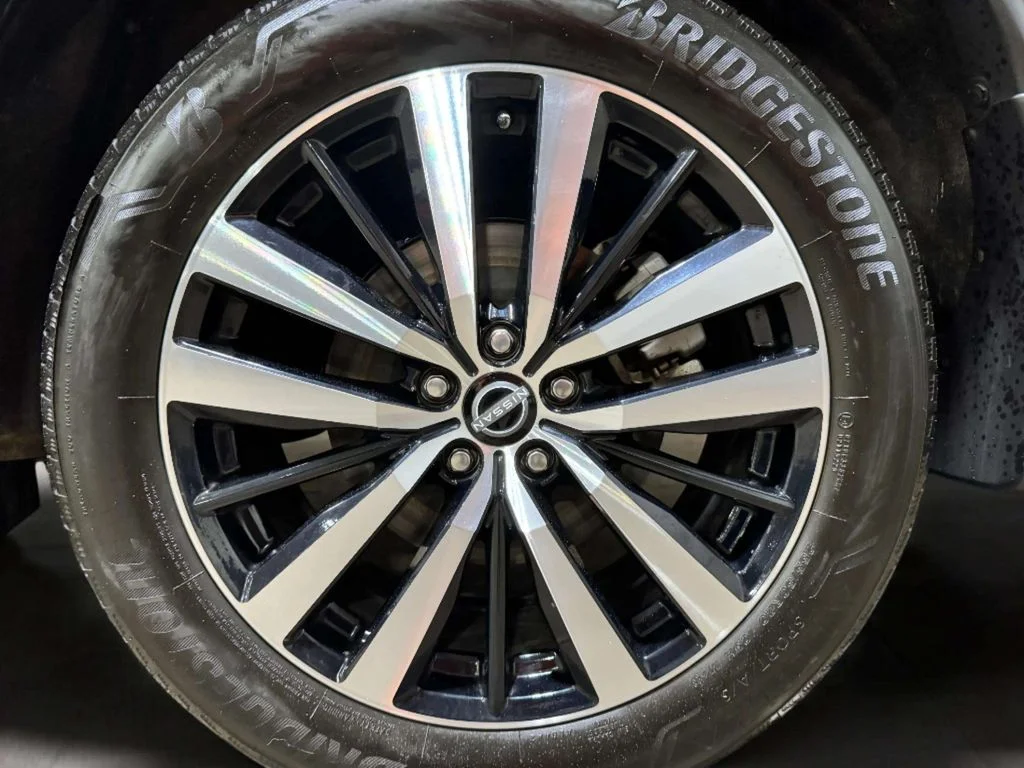 Used 2025 Black Nissan Platinum image 35