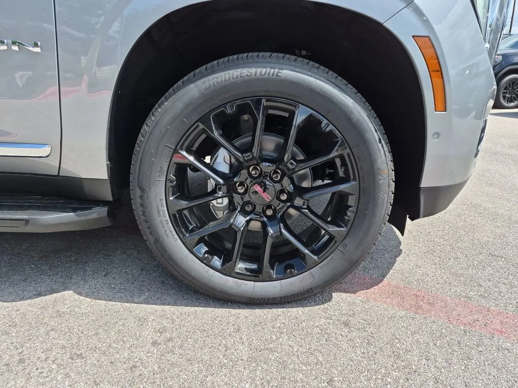New 2026 Sterling Metallic GMC Elevation image 13