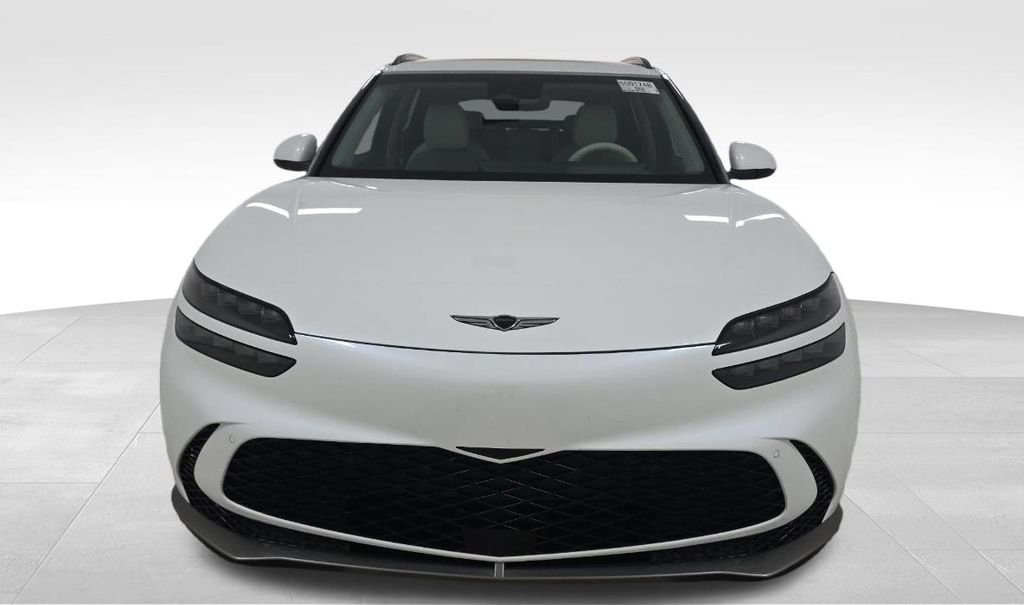 Used 2025 White Genesis Standard image 4