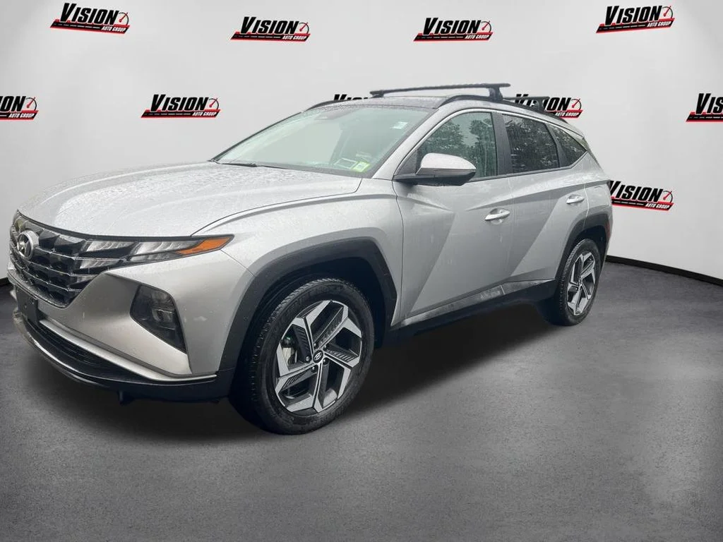 Used 2024 Silver Hyundai SEL Convenience image 3