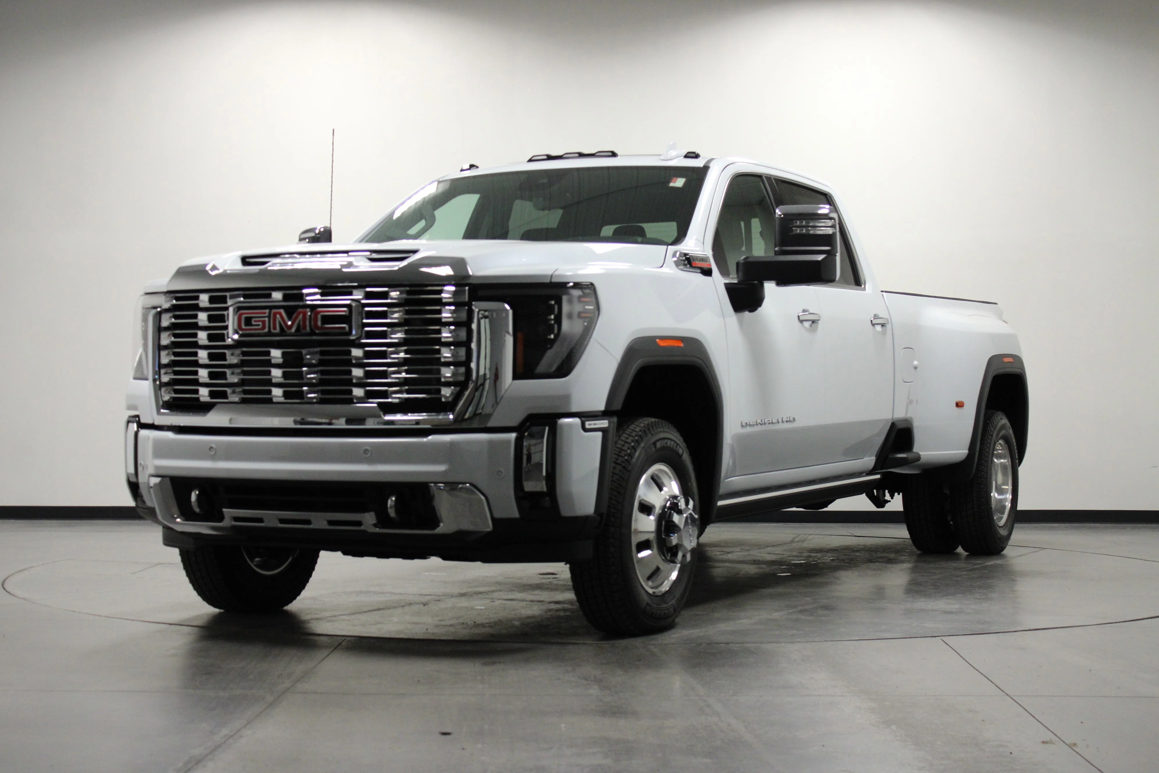 New 2026 Glacier White Tricoat GMC Denali DRW image 8