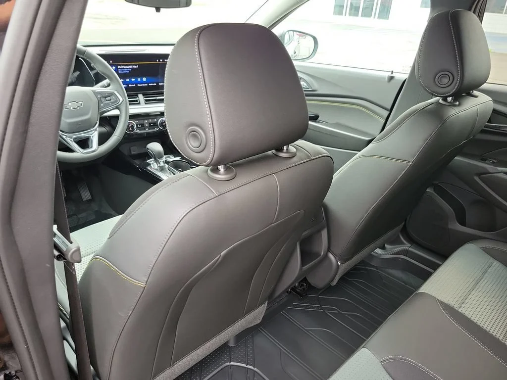 New 2026 Mosaic Black Metallic Chevrolet LT image 22