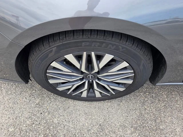 Used 2024 Gray Nissan 2.5 SV image 18