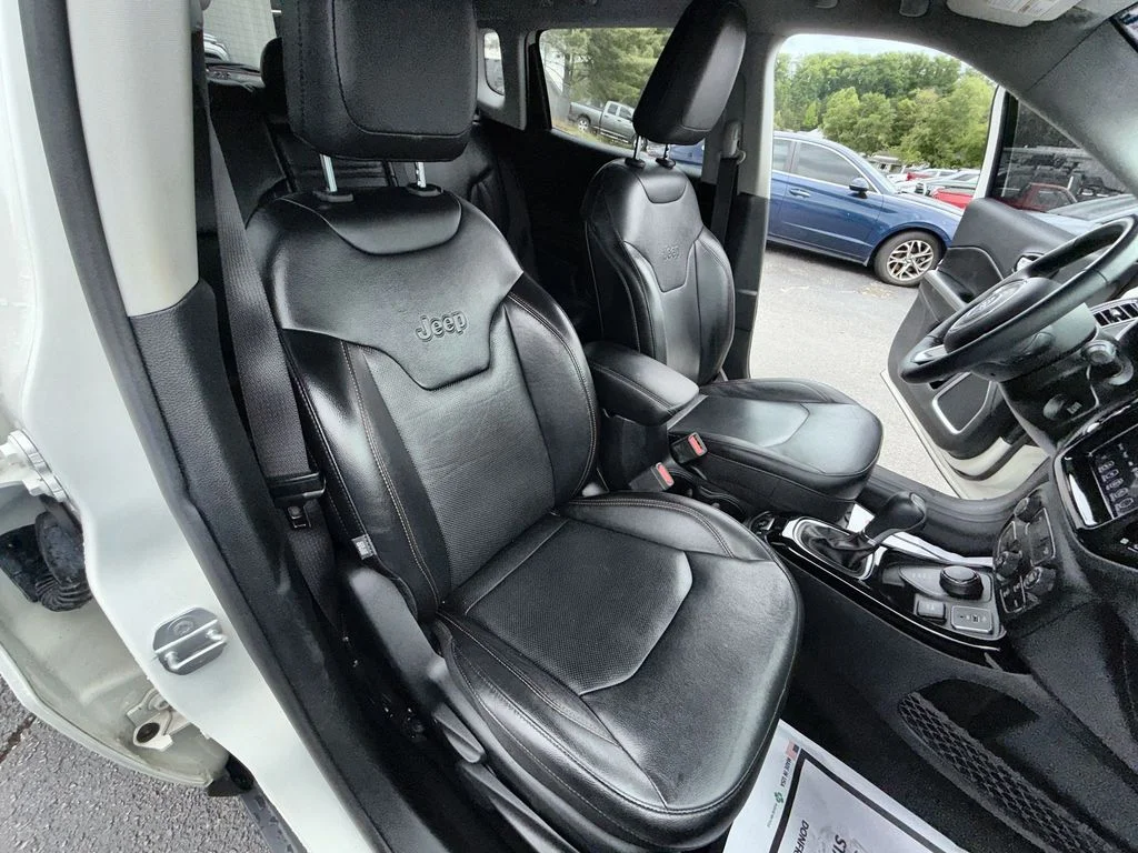 Used 2019 White Jeep Limited image 24