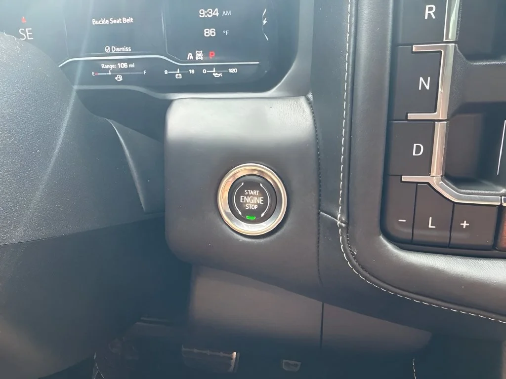 Used 2023 White Frost Tricoat GMC Denali Ultimate image 28