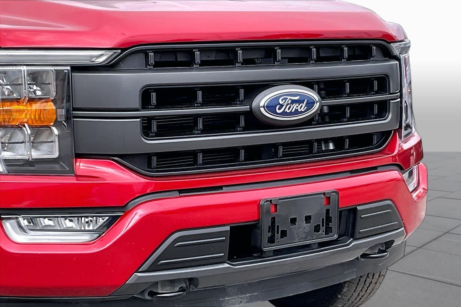 Used 2023 Rapid Red Metallic Tinted Clearcoat Ford LARIAT image 26