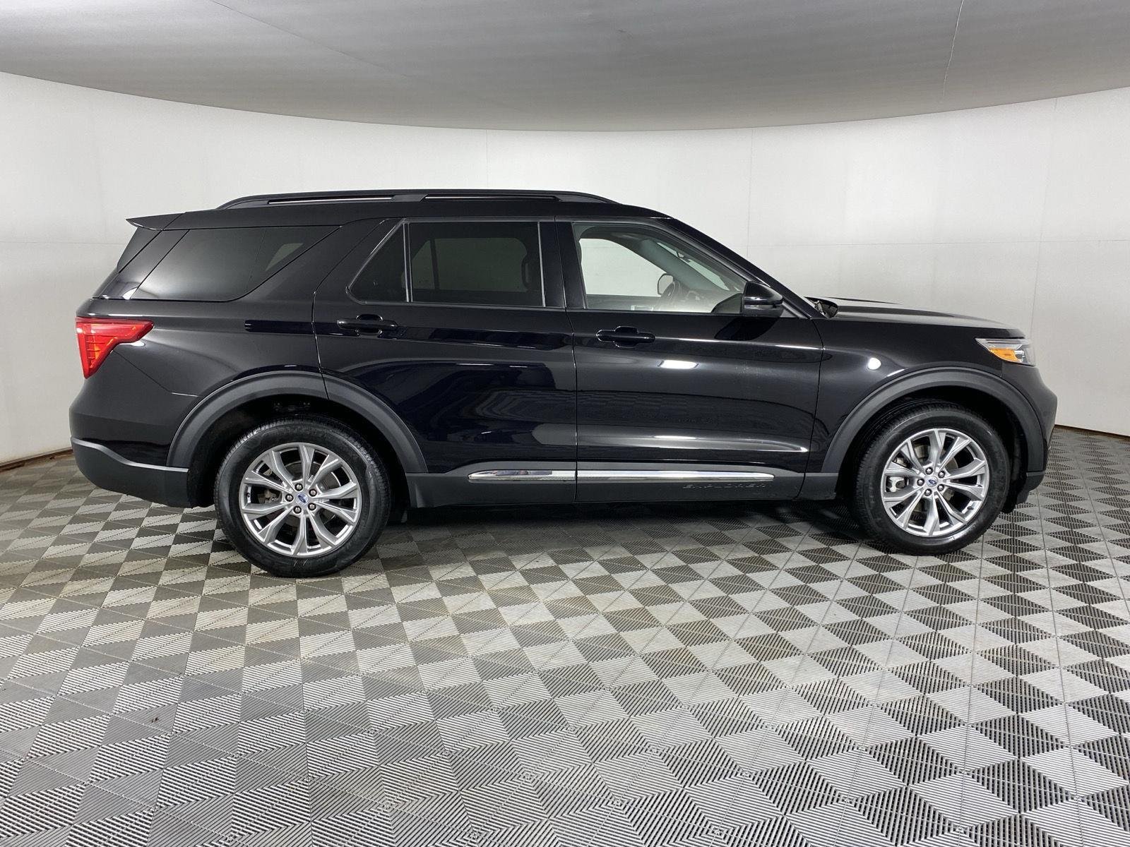 Used 2023 Agate Black Metallic Ford XLT image 26