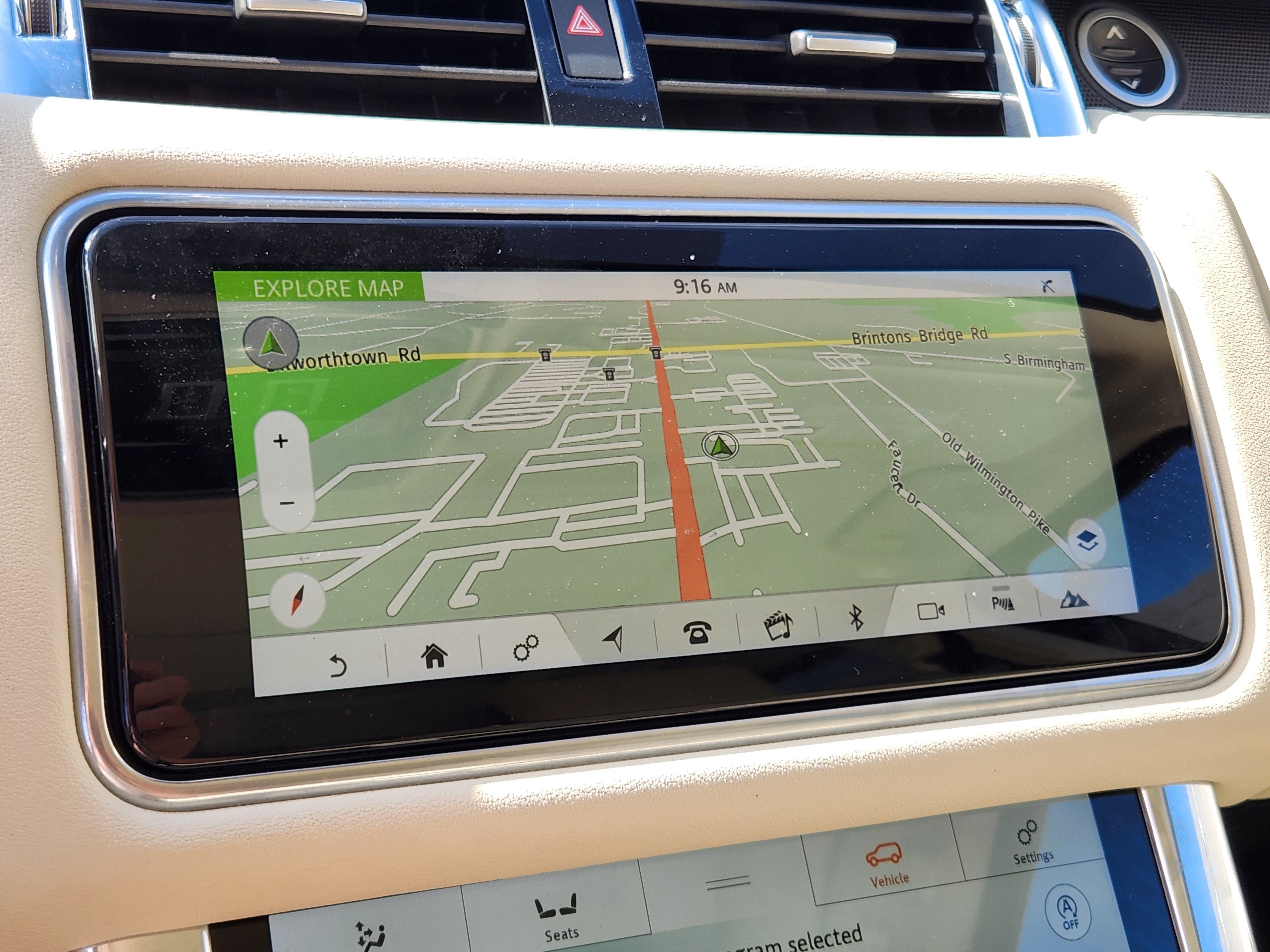 Used 2022 Fuji White Land Rover HSE Silver Edition image 21