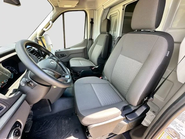 New 2025 Oxford White Ford Base image 15
