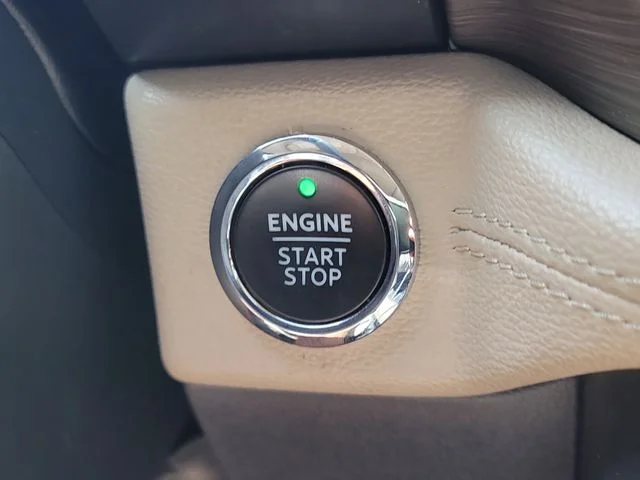 Used 2022 White Ford Limited image 32