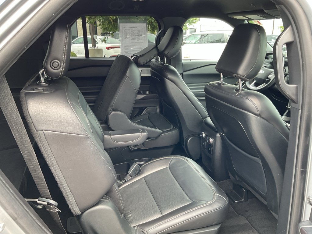 Used 2020 Iconic Silver Metallic Ford Limited image 13