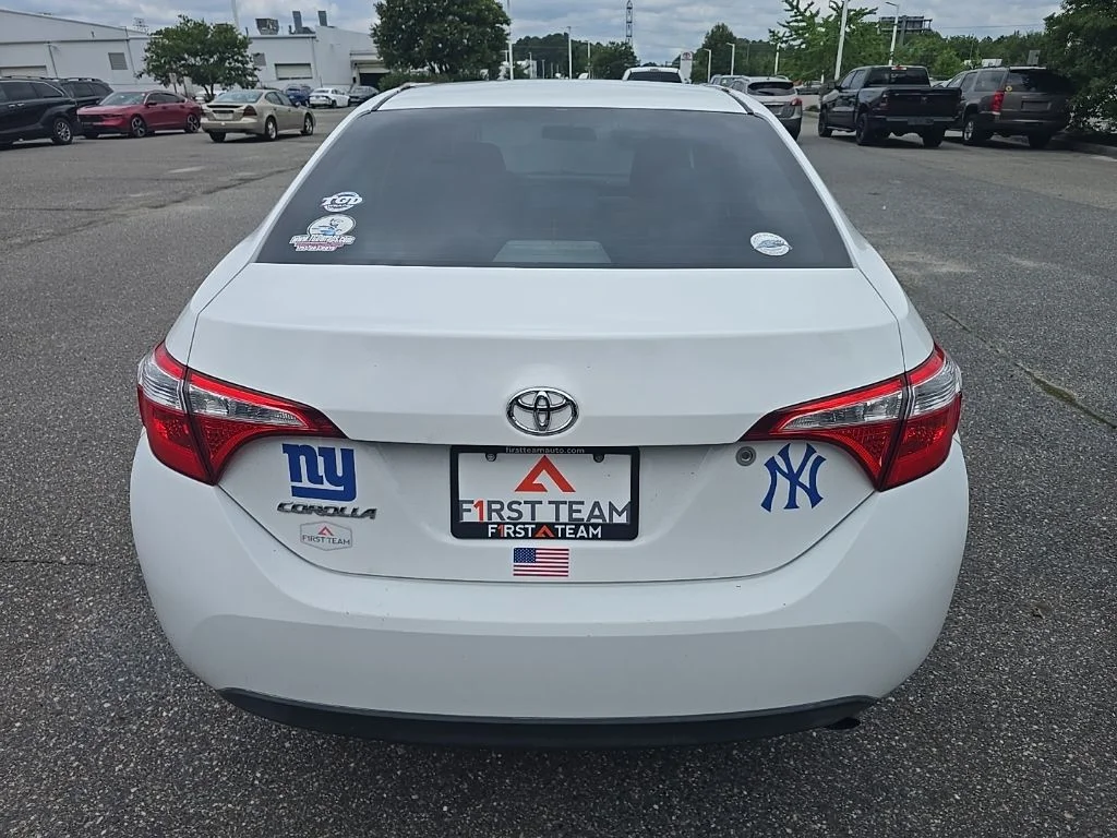 Used 2014 White Toyota L image 6