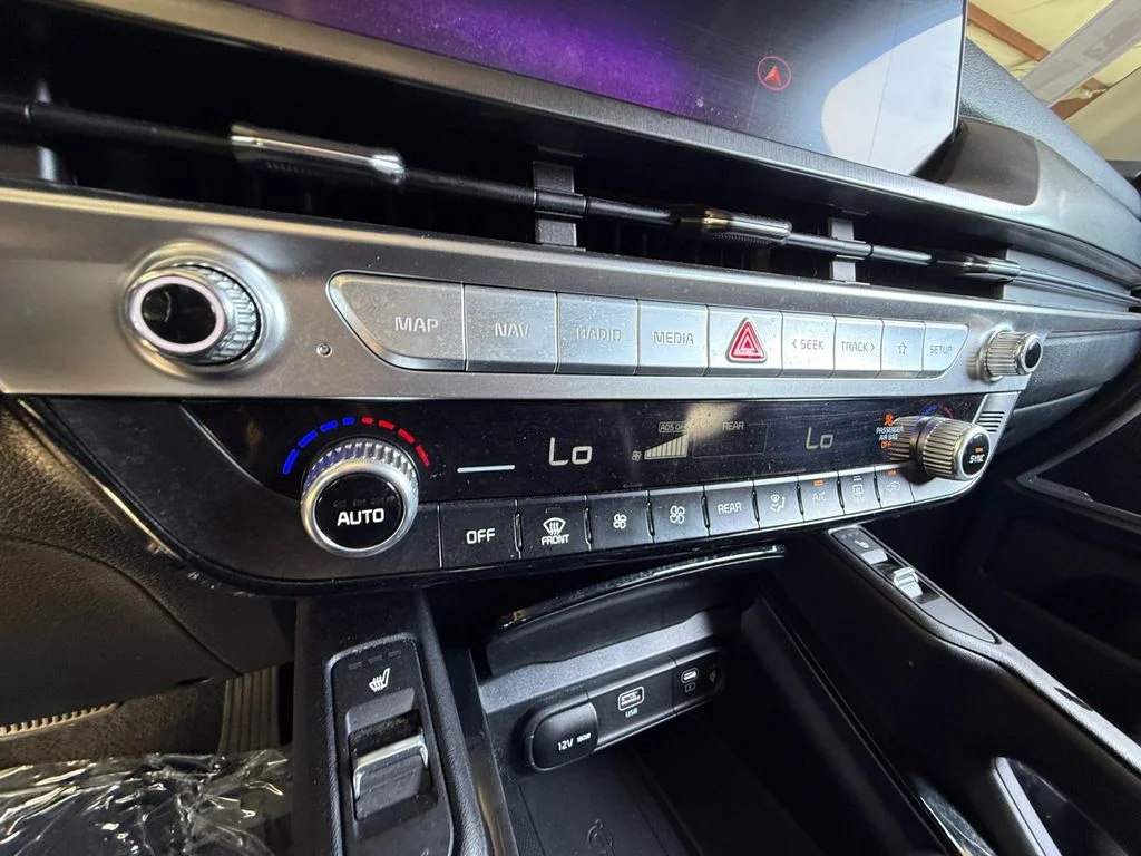 Used 2025 Black Kia S image 23