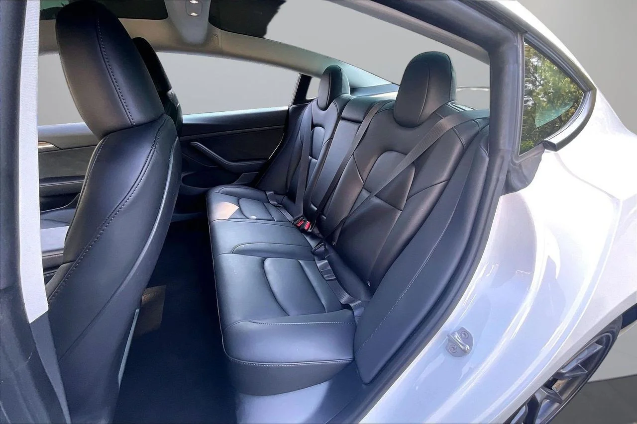 Used 2023  Tesla Base image 24