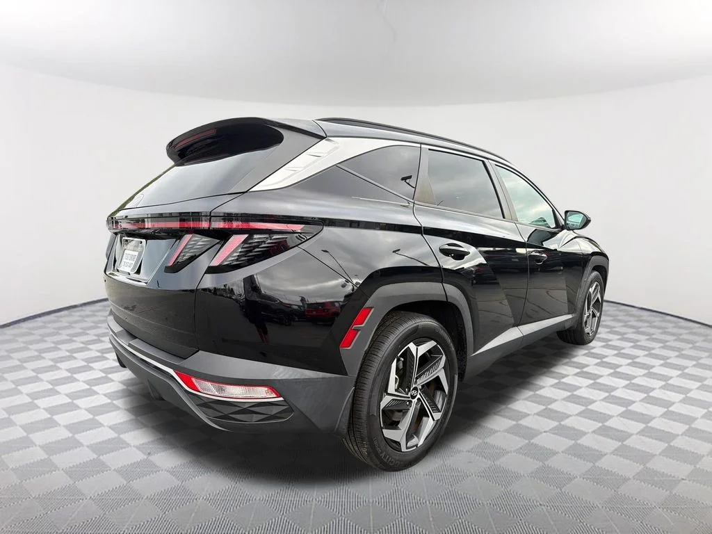 Used 2022 Black Hyundai SEL image 5