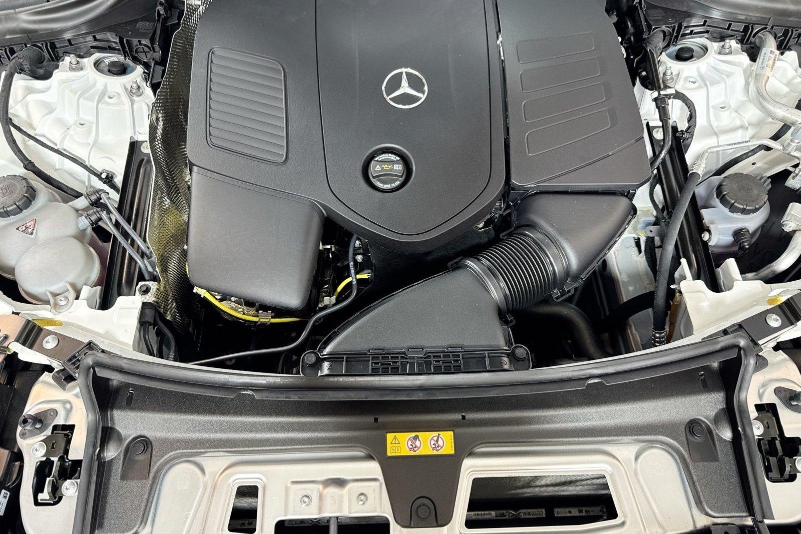 New 2026 Polar White Mercedes-Benz GLC 300 image 28