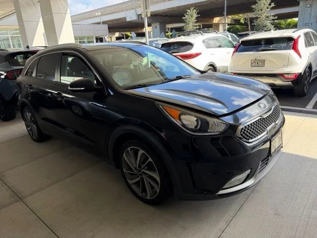 Used 2017 Black Kia Touring image 4