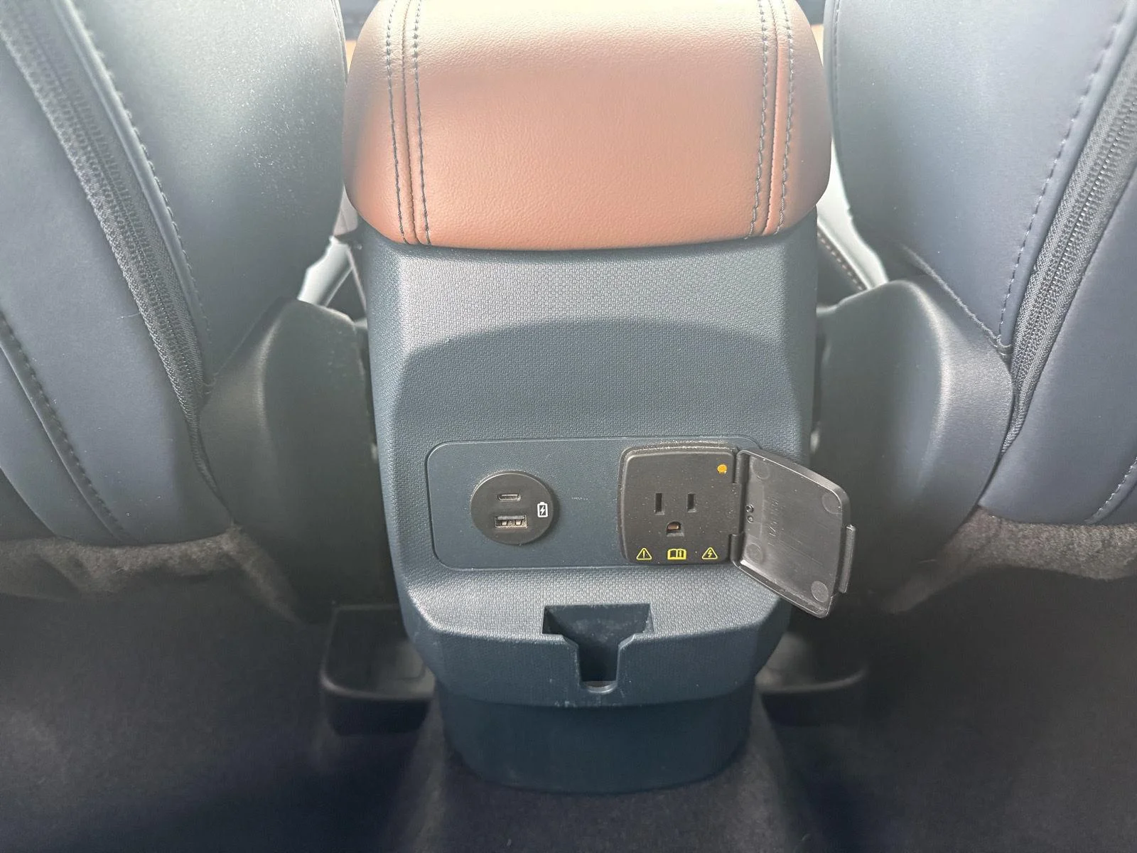 Certified Used 2023 Oxford White Ford LARIAT image 20