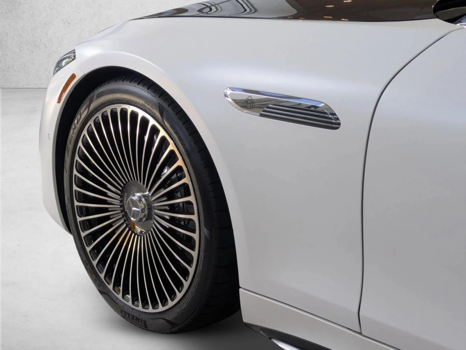 Used 2026 Manufaktur Moonlight White Magno Mercedes-Benz Maybach SL 680 Monogram Series image 22