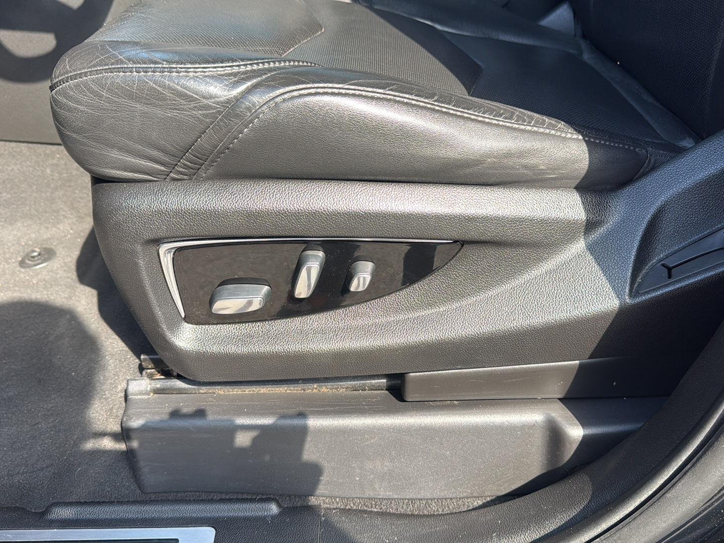 Used 2019 BLACK RAVEN Cadillac Premium Luxury image 12