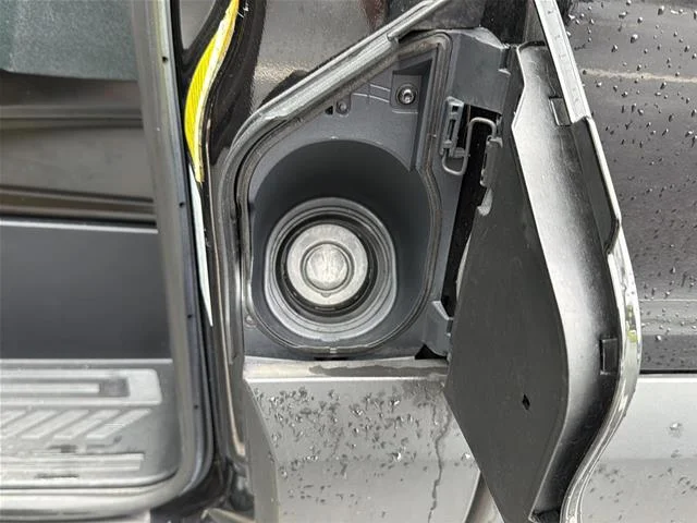 Used 2023 Agate Black Ford  image 18
