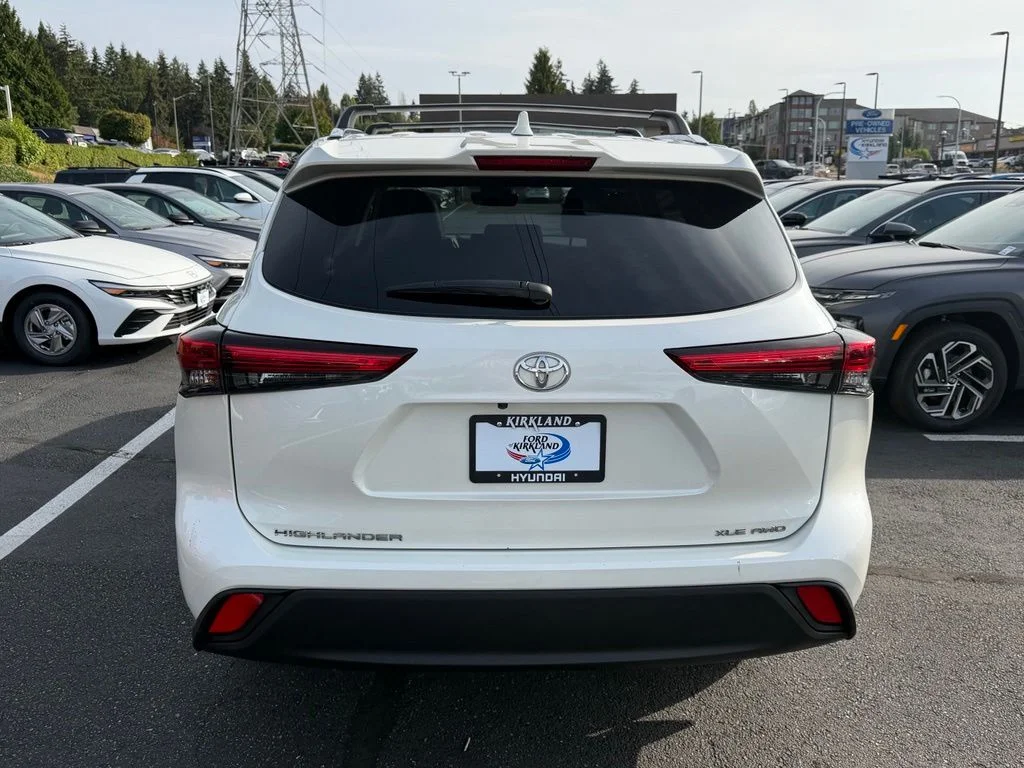 Used 2021 Blizzard Pearl Toyota XLE image 8
