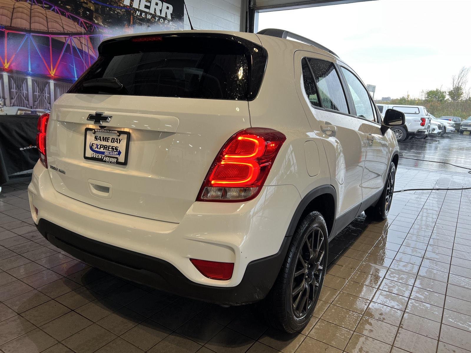 Used 2022 SUMMIT WHITE Chevrolet LT image 6