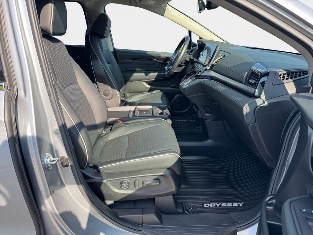 2025 Honda Odyssey Elite - Photo 19