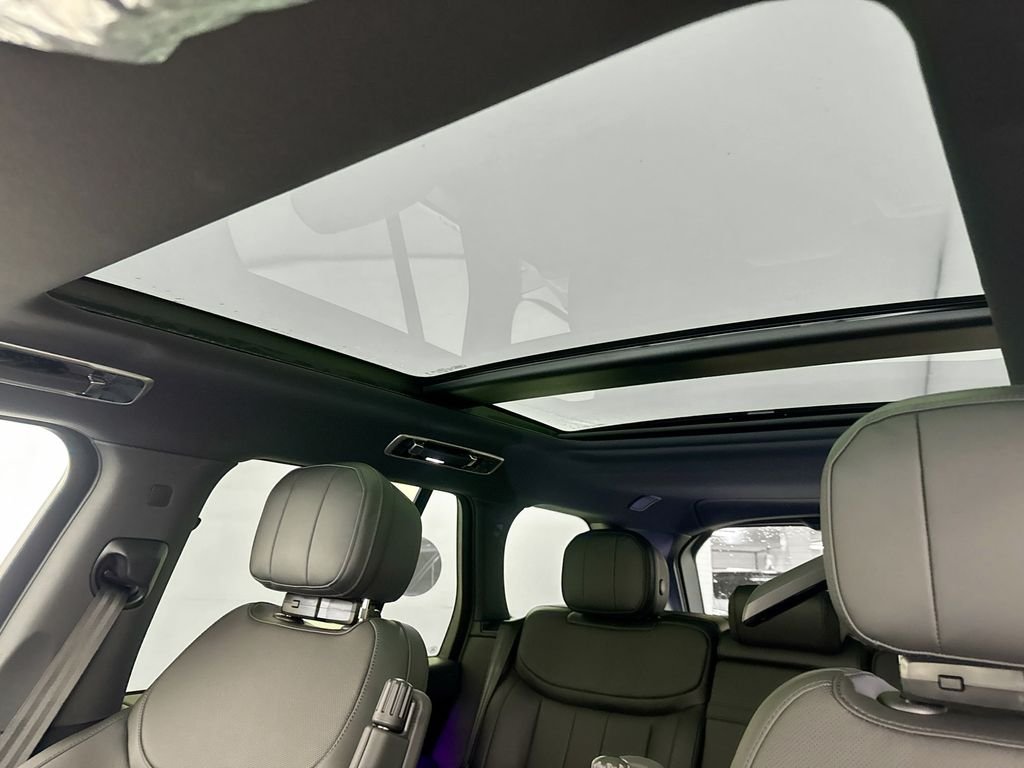 New 2026 Carpathian Grey Land Rover SE image 22