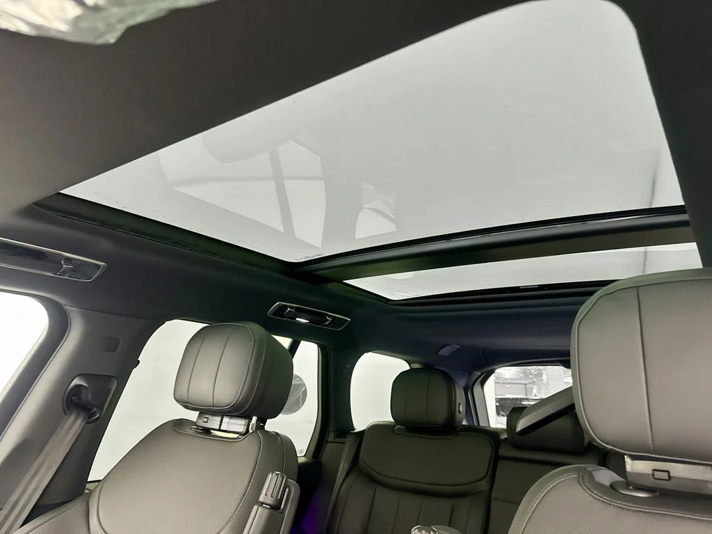 New 2026 Carpathian Grey Land Rover SE image 22