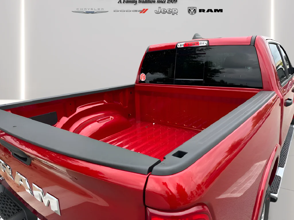 New 2026 Molten Red Pearl-Coat Exterior Paint RAM Big Horn/Lone Star image 38