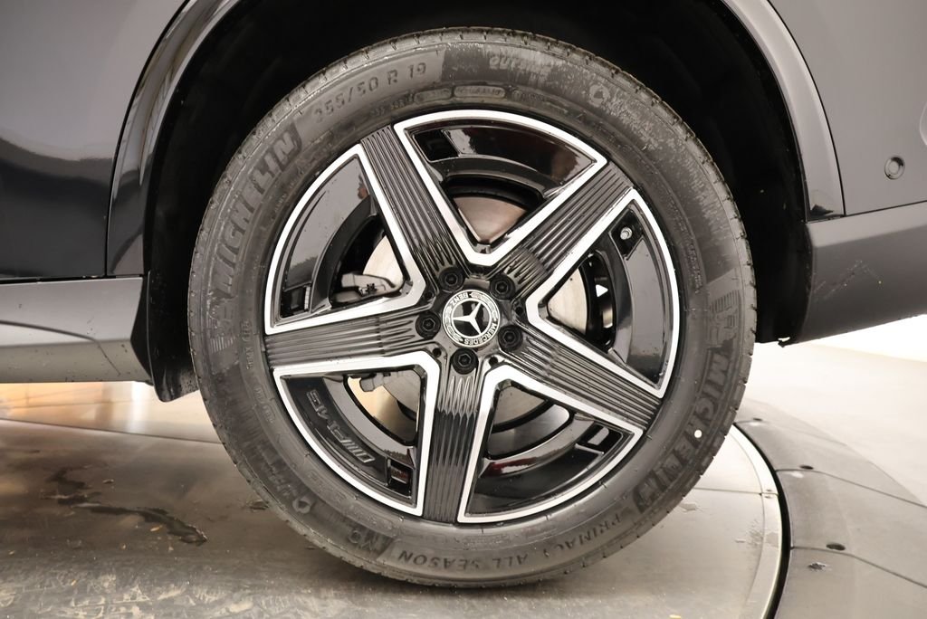 Certified Used 2026 Black Mercedes-Benz GLC 300 image 12