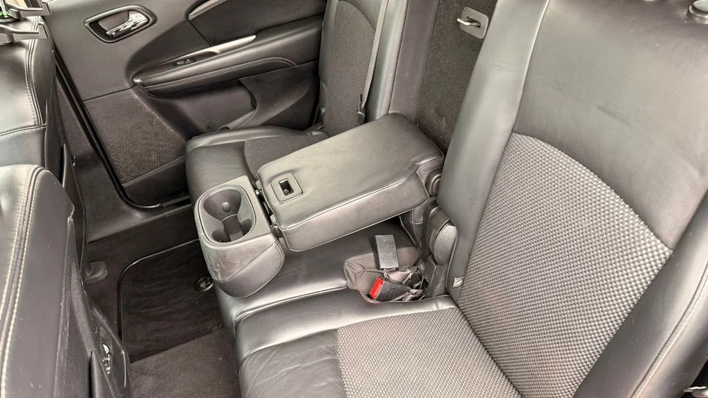 Used 2020 Red Dodge Crossroad image 25