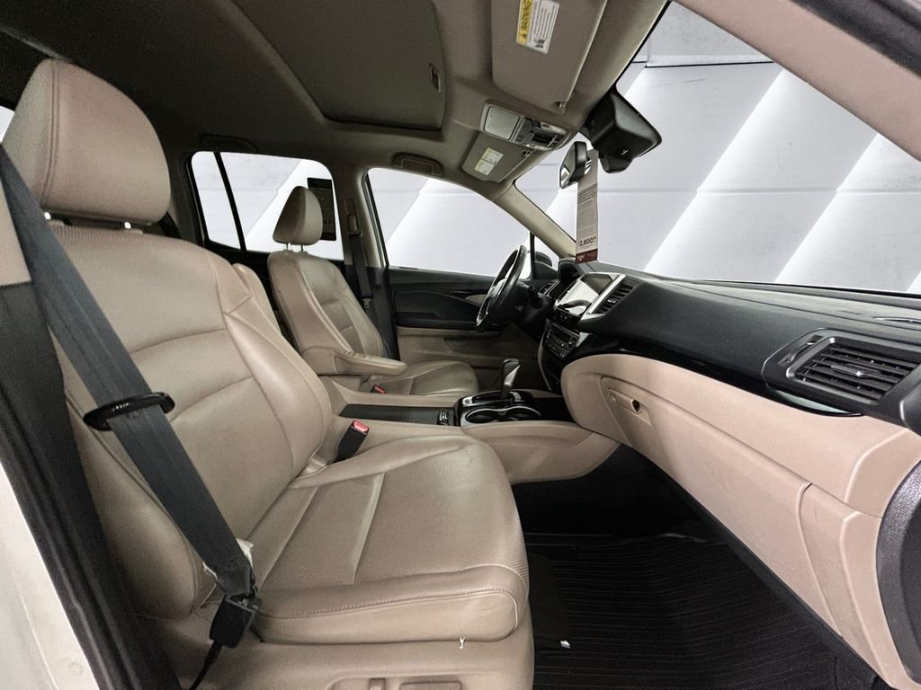 Used 2019 White Honda RTL-E image 13