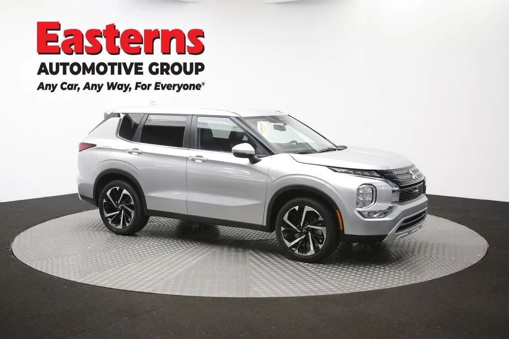 Used 2024 Silver Mitsubishi SE image 48
