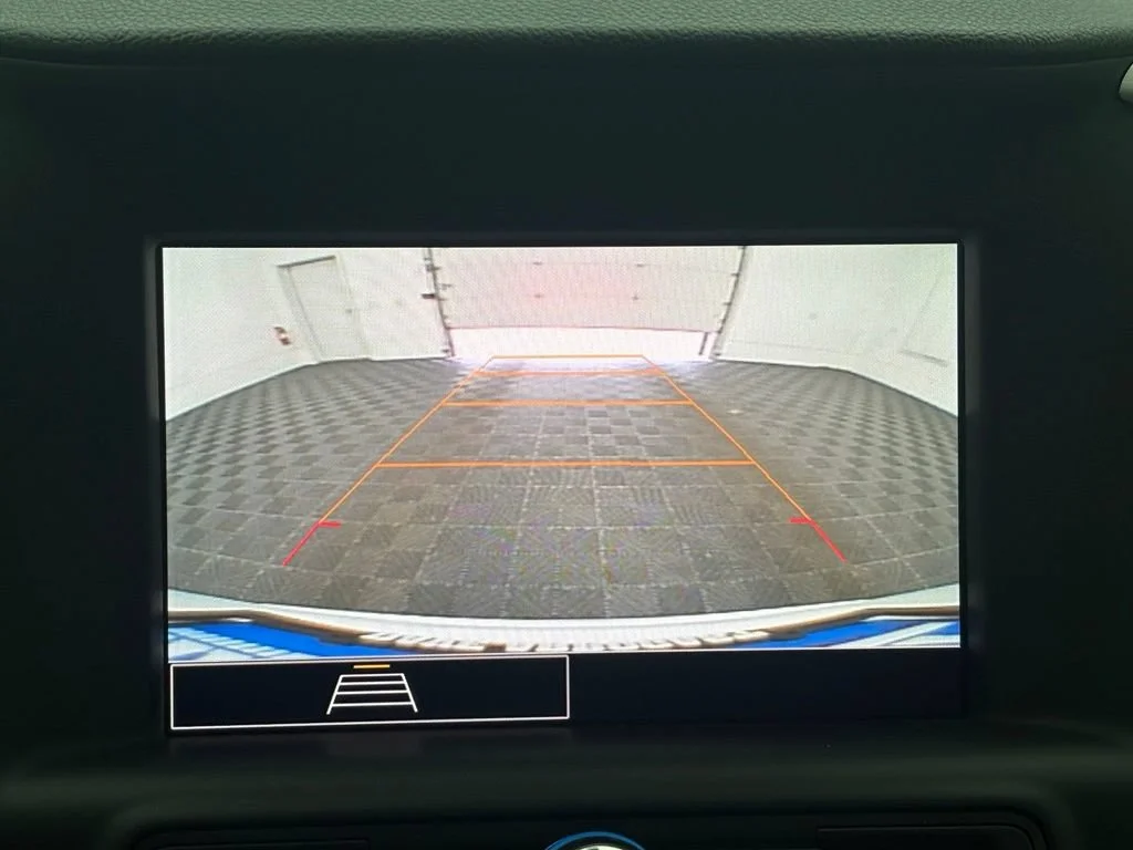 Used 2023 Summit White GMC SLE image 4