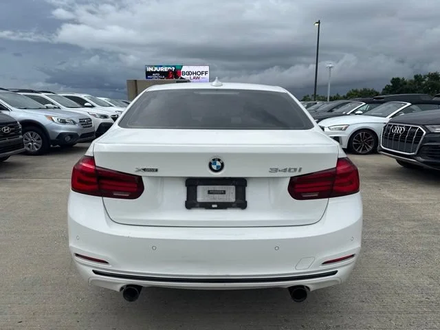 Used 2018 Alpine White BMW 340i xDrive image 4