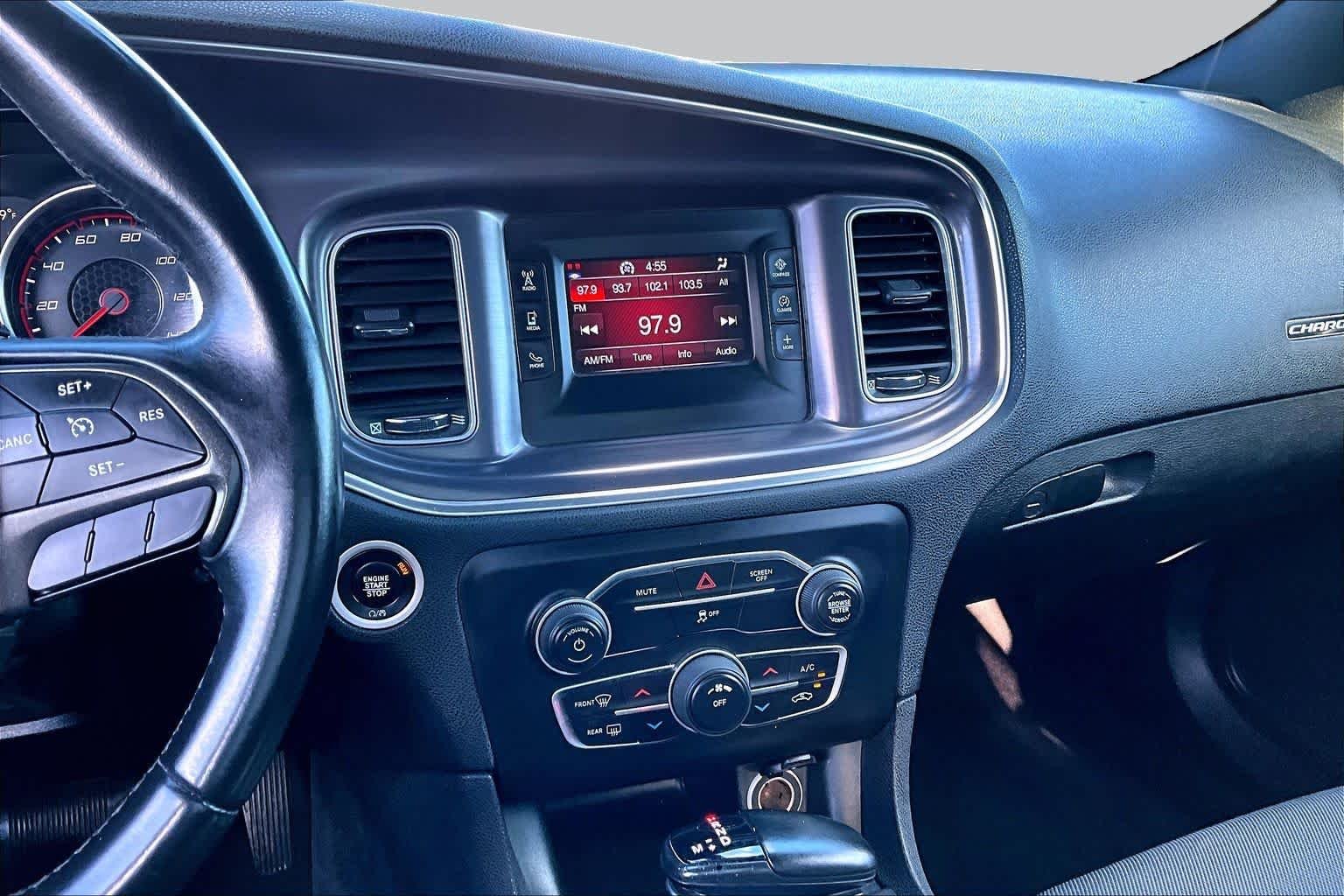 Used 2017 Pitch Black Clearcoat Dodge SE image 7
