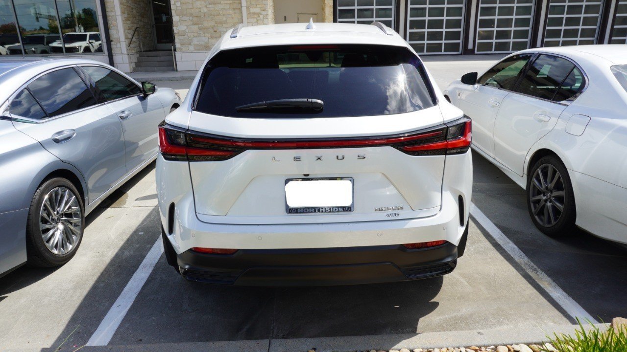Used 2022 White Lexus NX 350 Premium image 6