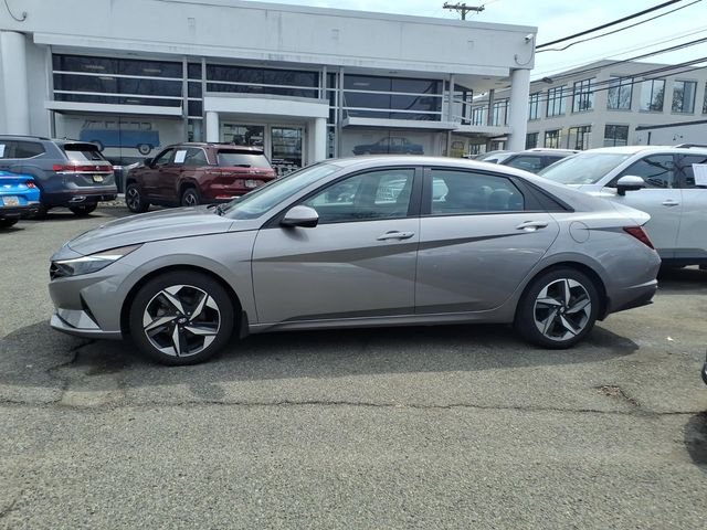 Used 2023  Hyundai SEL image 3