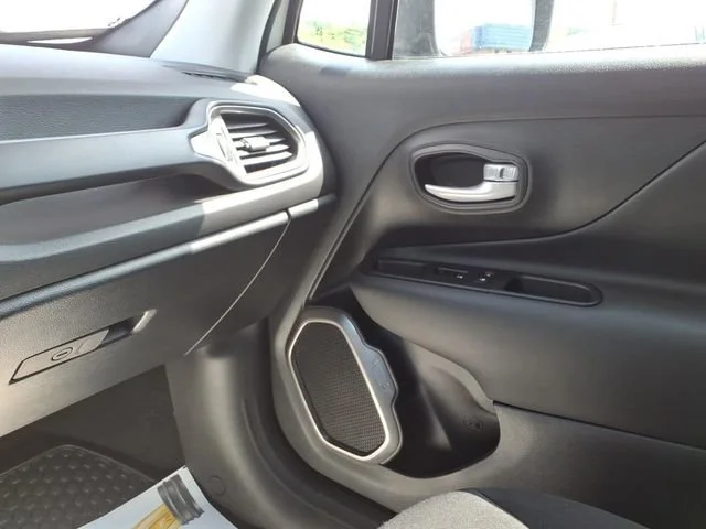 2023 Jeep Renegade Latitude - Photo 22