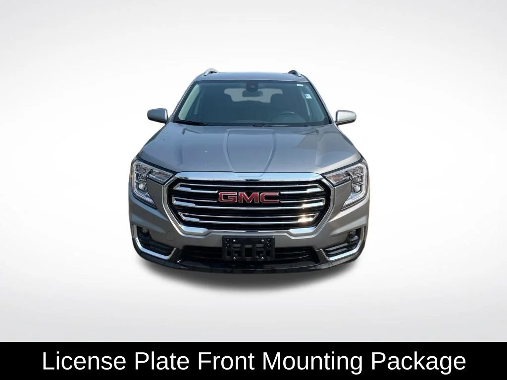 Used 2024 Silver GMC SLT image 2