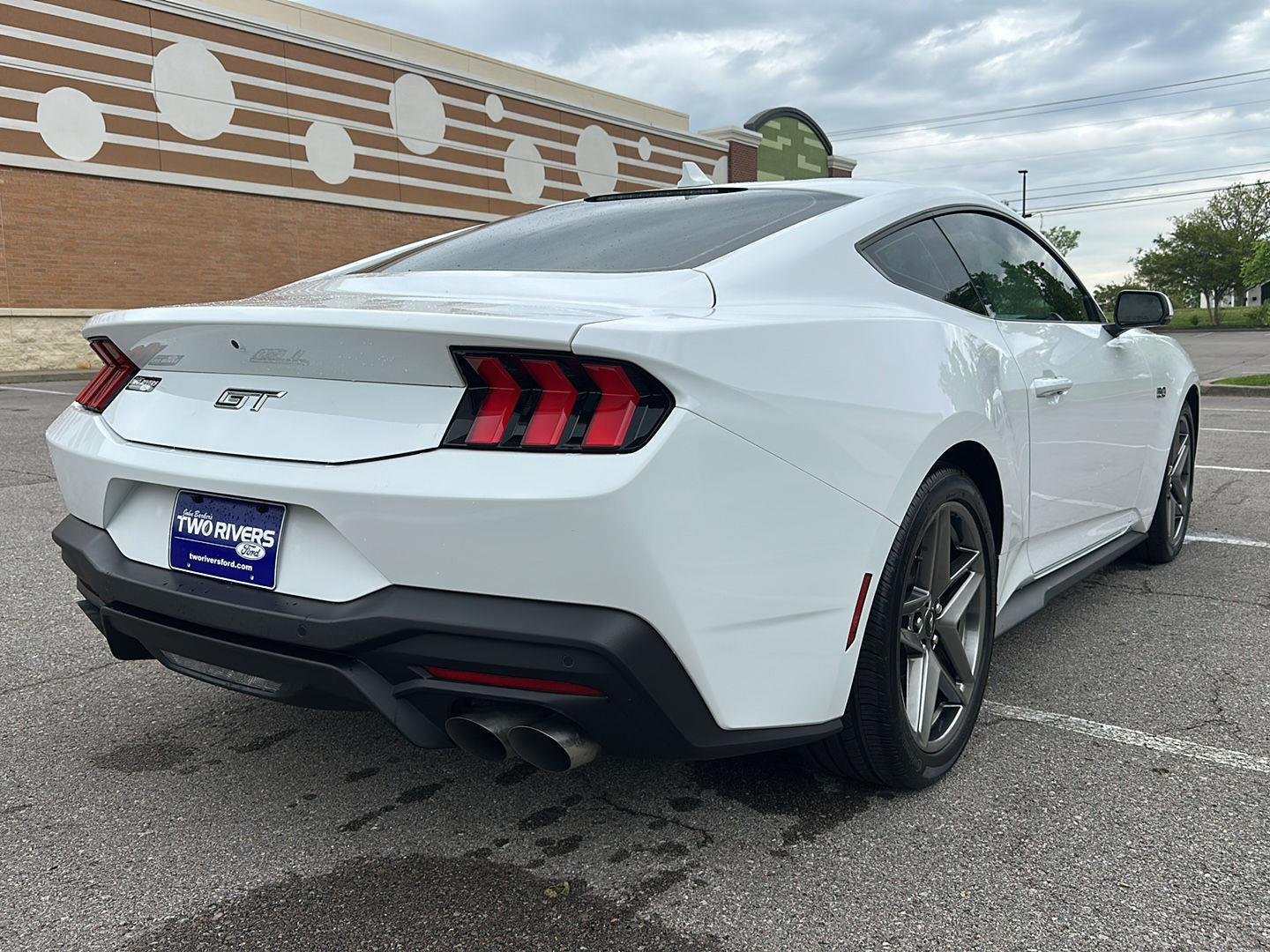 Certified Used 2025 Oxford White Ford GT Premium image 5