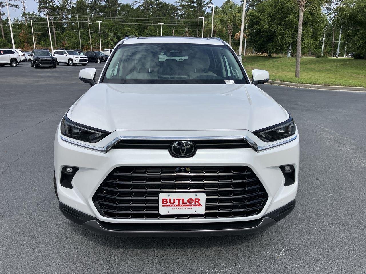 Used 2025 White (Wind Chill Pearl) Toyota Limited image 8