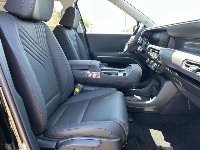 New 2026 Black Hyundai SEL 8P image 16