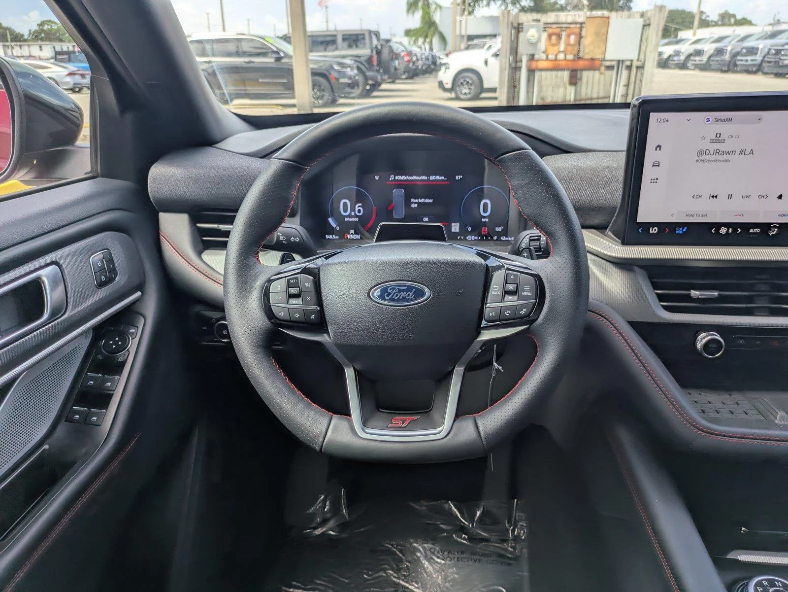 2025 Ford Explorer ST - Photo 18
