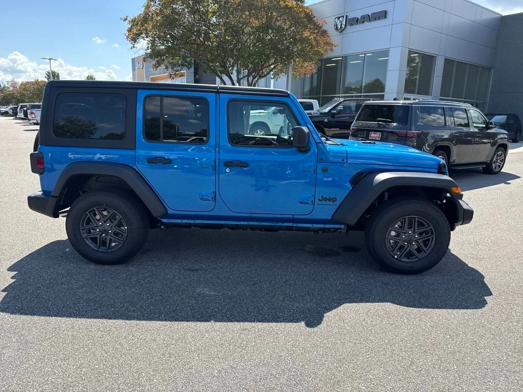 New 2025 Hydro Blue Pearl-Coat Exterior Paint Jeep Sport S image 7